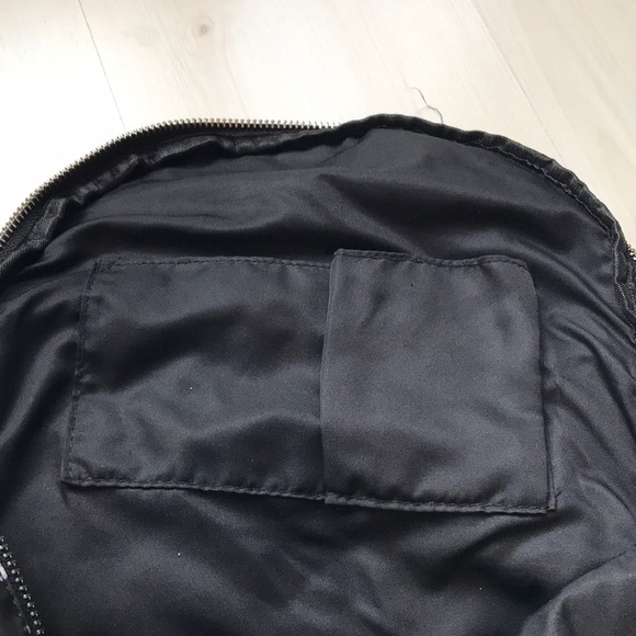 Backpack - Picture 4 of 5